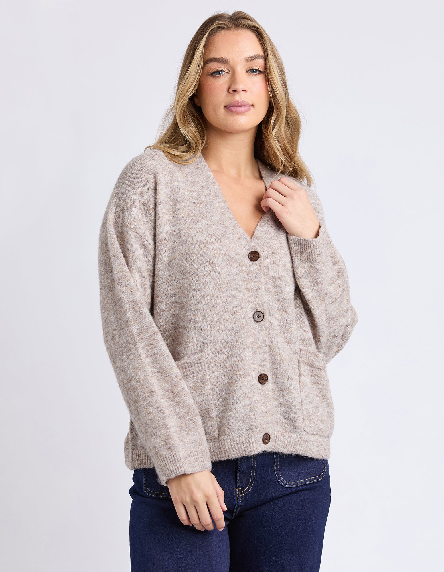 Emarie Cardi Oatmeal – Foxwood Clothing